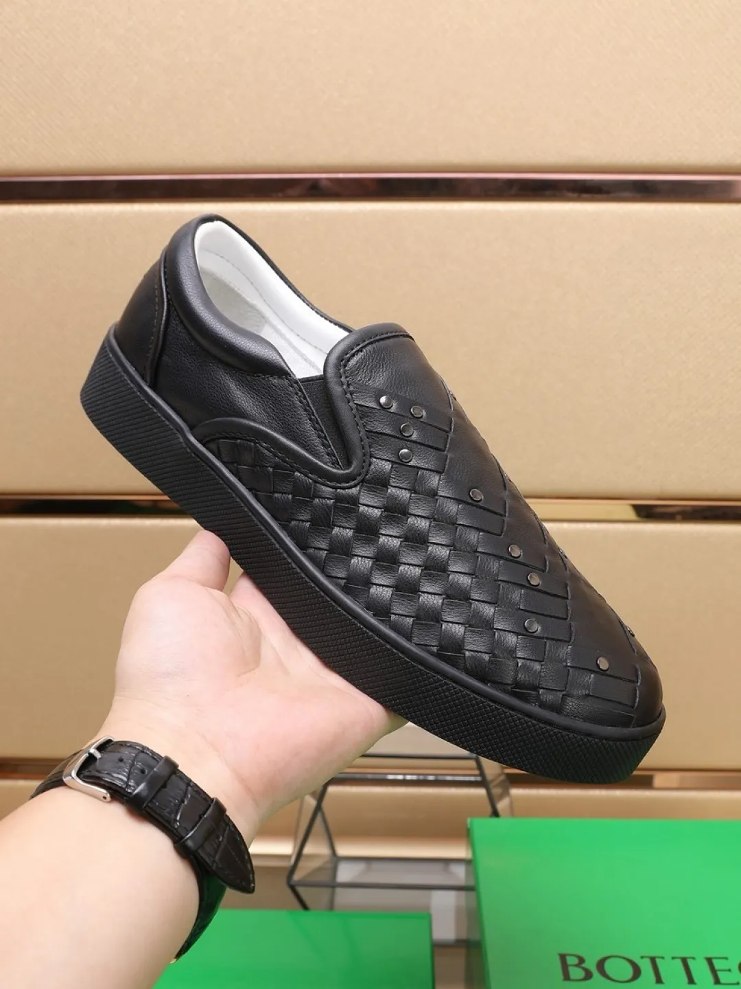 Men's men's shoes 💰Men's shoes 💰540💰🔥[BV] series of top purchasing agents 🔍Imported first-layer cowhide woven surface, cowhide foot pads lining environmentally friendly ♻️Does not fade, 💪Sole: Rubber combination original factory special original outsole ⚠Original and single goods 🔍🔍You can come in and out at will, welcome to compare ⚠Number of sizes: 38-44